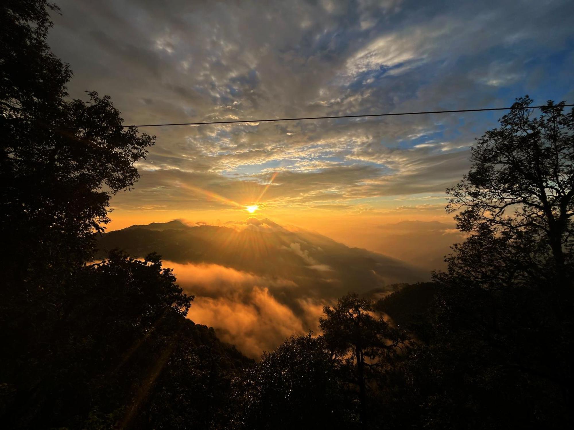 The Gullak House, Mussoorie, 2bhk Retreat-private Garden,terrace- Pet Friendly * Mussoorie